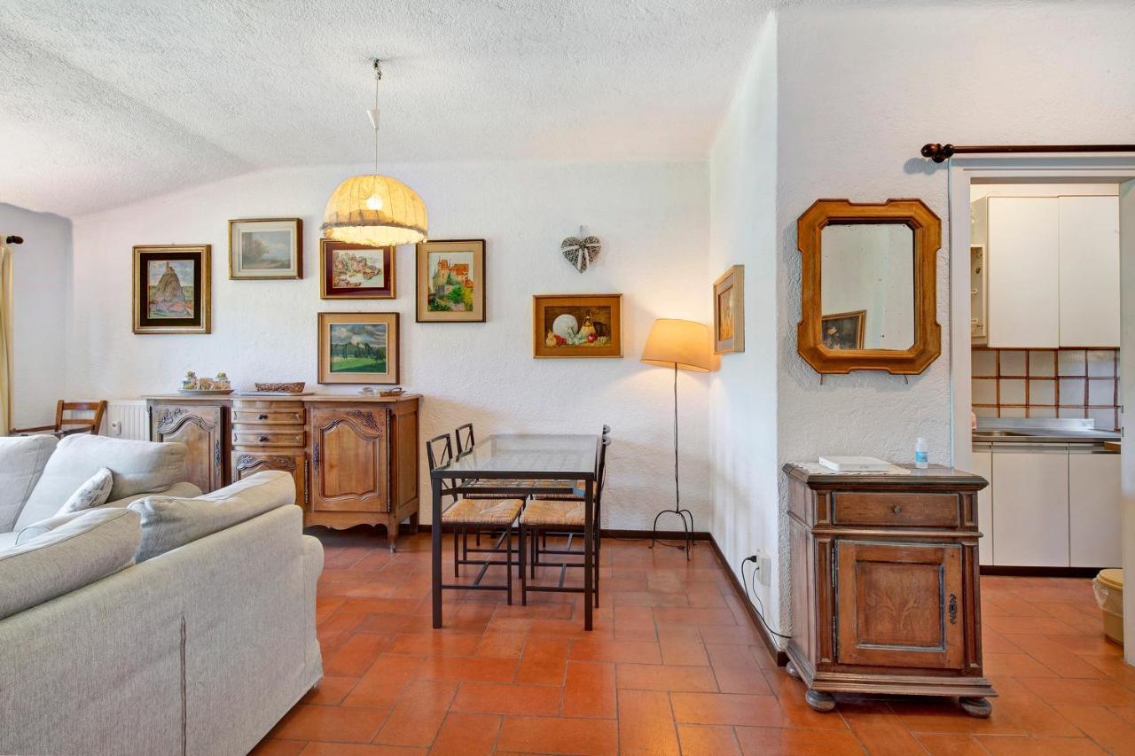 Residence I Prati Di Giussana Lierna Luaran gambar
